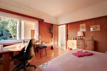 پانسیون Les Iles D Or