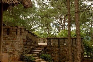 Resort Ri Kynjai Serenity By The Lake