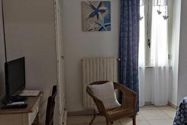 Nocleg ze śniadaniem Mediterraneo Camere