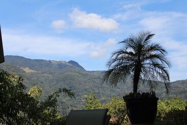 Casa De Montaña Bed & Breakfast