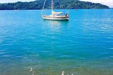 Hotel Fish Hook Marina & Lodge