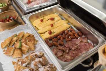 تختخواب و صبحانه Kanathos Pigi