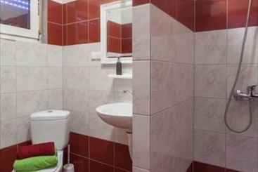 Pensionat Cozy Double Bed Room With Balcony And Garden View