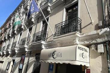 Arteaga Hostal & Banos Arabes Elvira