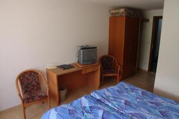 בית מלון כפרי Apart Lodge Belmont