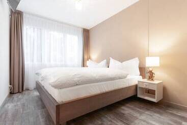 בית מלון כפרי Birsighof Basel City Center