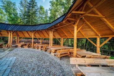 בית מלון כפרי Kompleks Antałówka Termy & Med