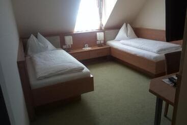 فندق Restaurant Zum Schwan