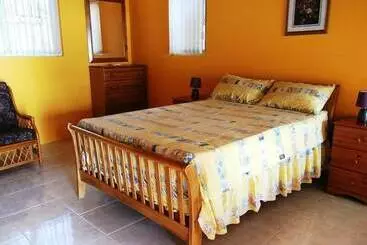 پانسیون Palm Tree Villas