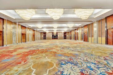 فندق Radisson Red Chandigarh Mohali