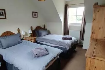 Ben Lomond Cottage Loch Lomond And Arrochar Alps