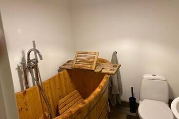 2bed Cottage In In Welsh Valley Nr Swansea