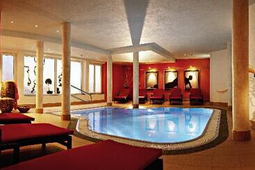 Отель Alpina Nature Wellness