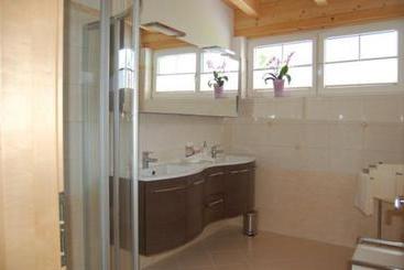 茅舍 Bauernhof Gaestehaus Weber