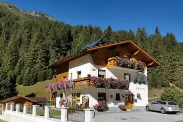 Hotel Haus Alpenruh