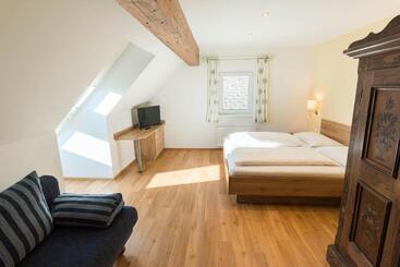 בית מלון כפרי Weissenstein