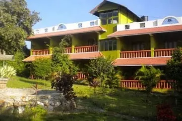 Hotelli The Tiger Paw Resort