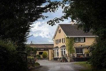 Bed and Breakfast Annaharvey Farm
