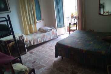 Pensjonat Room In Guest Room   Large Room For Five People