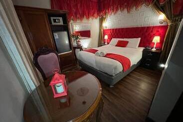 Gatsby Hotel Collection