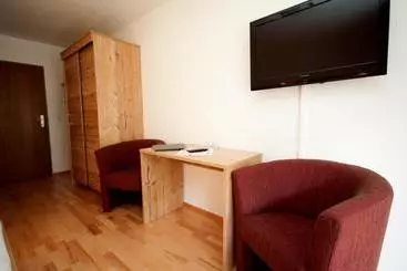 Aamiaismajoitus (B&B) Pension Arnspitze