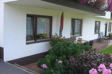 ホテル Ferienwohnung Reinstadler