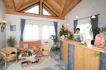 بنسيون Gästehaus Ortner