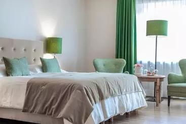 Szálloda Pienzenau Am Schlosspark