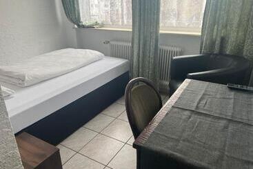 ホテル Main Taunus