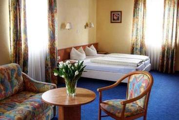 Hotelli Cafe Rathaus