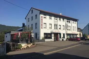 Hosser S Hotel Restaurant