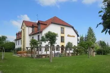 Отель Schwartze