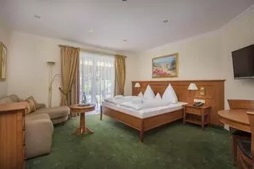 Hotel Schweizer Hof Thermal Und Vital Resort