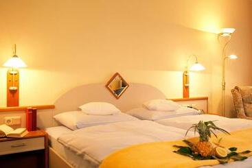 Отель Thermen Gass