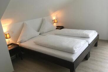 Hotel Pension Zum Paradies