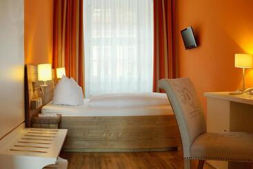 ホテル Am Obermarkt