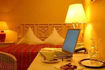 Отель Campus Garden Business