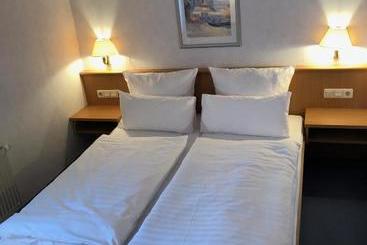 Отель Restaurant Mohren