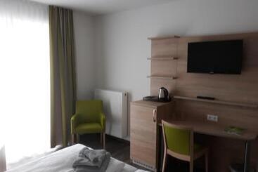 فندق Restaurant Zum Wacholderhain