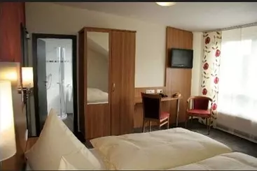 Sinzingers Krone Hotel Und Restaurant