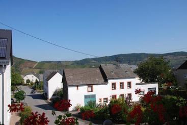 Отель Wappen Von Leiwen