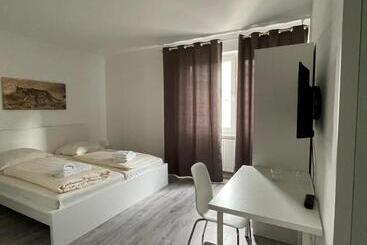 Tyros Hotel Und Gästehaus Am Weidendamm