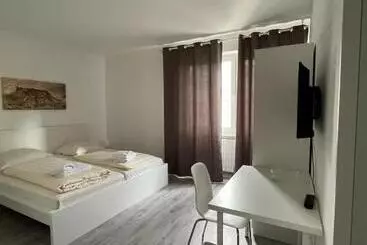 Tyros Hotel Und Gästehaus Am Weidendamm