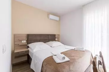 别墅  Bed & Breakfast Senator