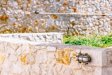 هتل آپارتمان Anassia Villas