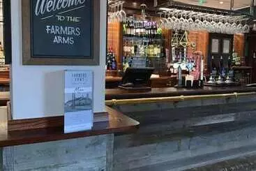 ベッドアンドブレックファースト The Farmers Arms