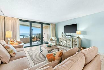 Отель Edgewater Beach Resort 1007