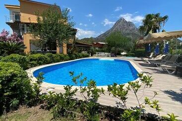 پانسیون Ada Boutique