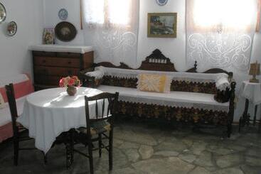 پانسیون Christos Guesthouse