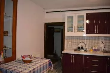 Pension Mavi Ladin Konukevi